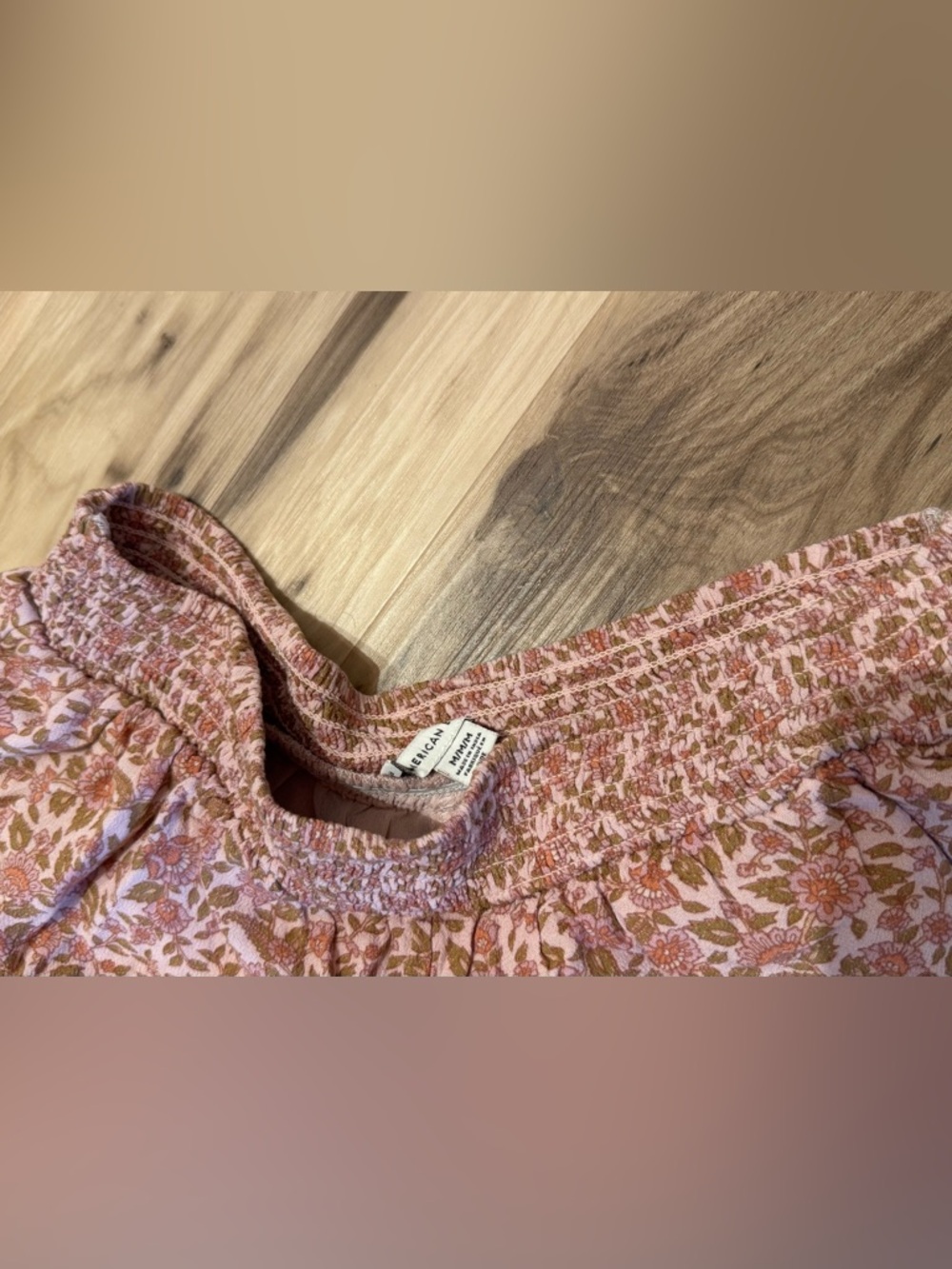American Eagle Pink and Olive Floral Smocked ruffle bottom shorts medium - Picture 2 of 5